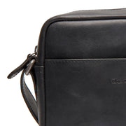 Westmere Full-Grain Leather Crossbody Bag نسائي - Structured Side Profile Showing Gusset Depth &amp; Expansion Capacity