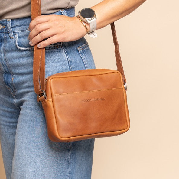 Westmere Full-Grain Leather Crossbody Bag نسائي – alternate product view 2
