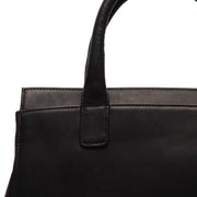 
تفاصيل مقربة of Classic Collar & Heavy-Duty Zipper Hardware on Garda حقيبة يد جلدية