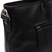 Close-Up Detail of Classic Collar &amp; Heavy-Duty Zipper Hardware on Pergamino Full-Grain Leather Handbag نسائي