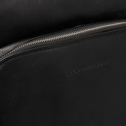 
عرض البطانة الداخلية Showing Dedicated Padded Laptop Sleeve & Multi-Compartment Organization