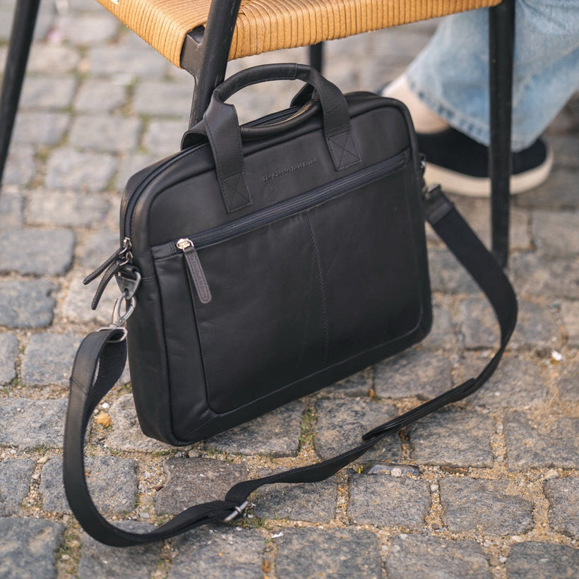 Calvi Full-Grain Leather Laptop Bag نسائي
