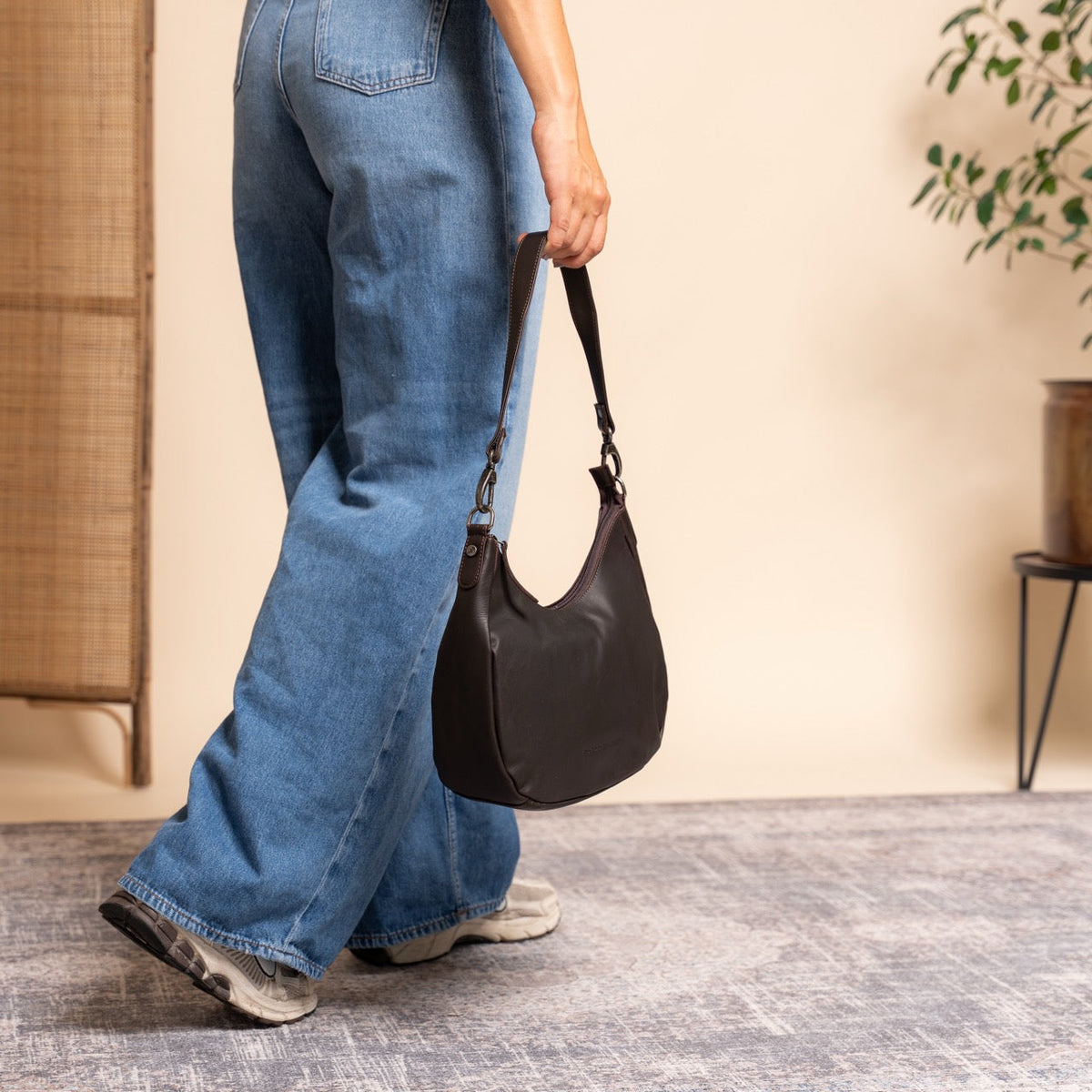 Alexandria Full-Grain Leather Shoulder Bag نسائي – alternate product view 3