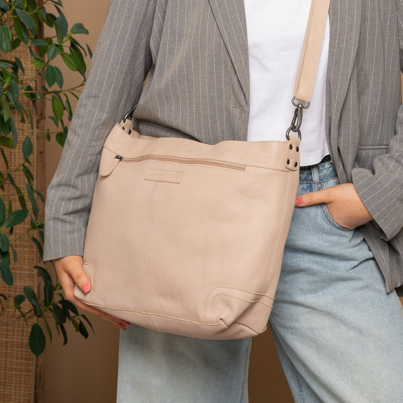 Astero Full-Grain Leather Shoulder Bag نسائي