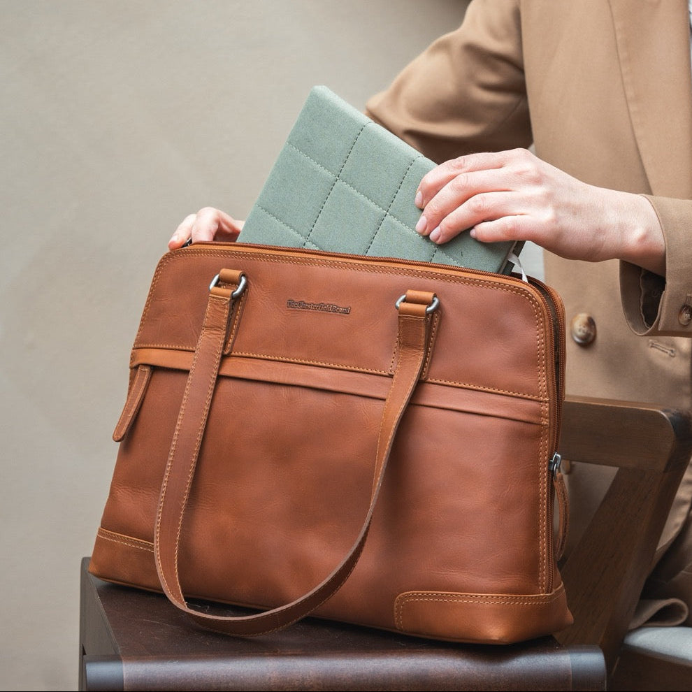 Branson Full-Grain Leather Shoulder Bag نسائي – alternate product view 2