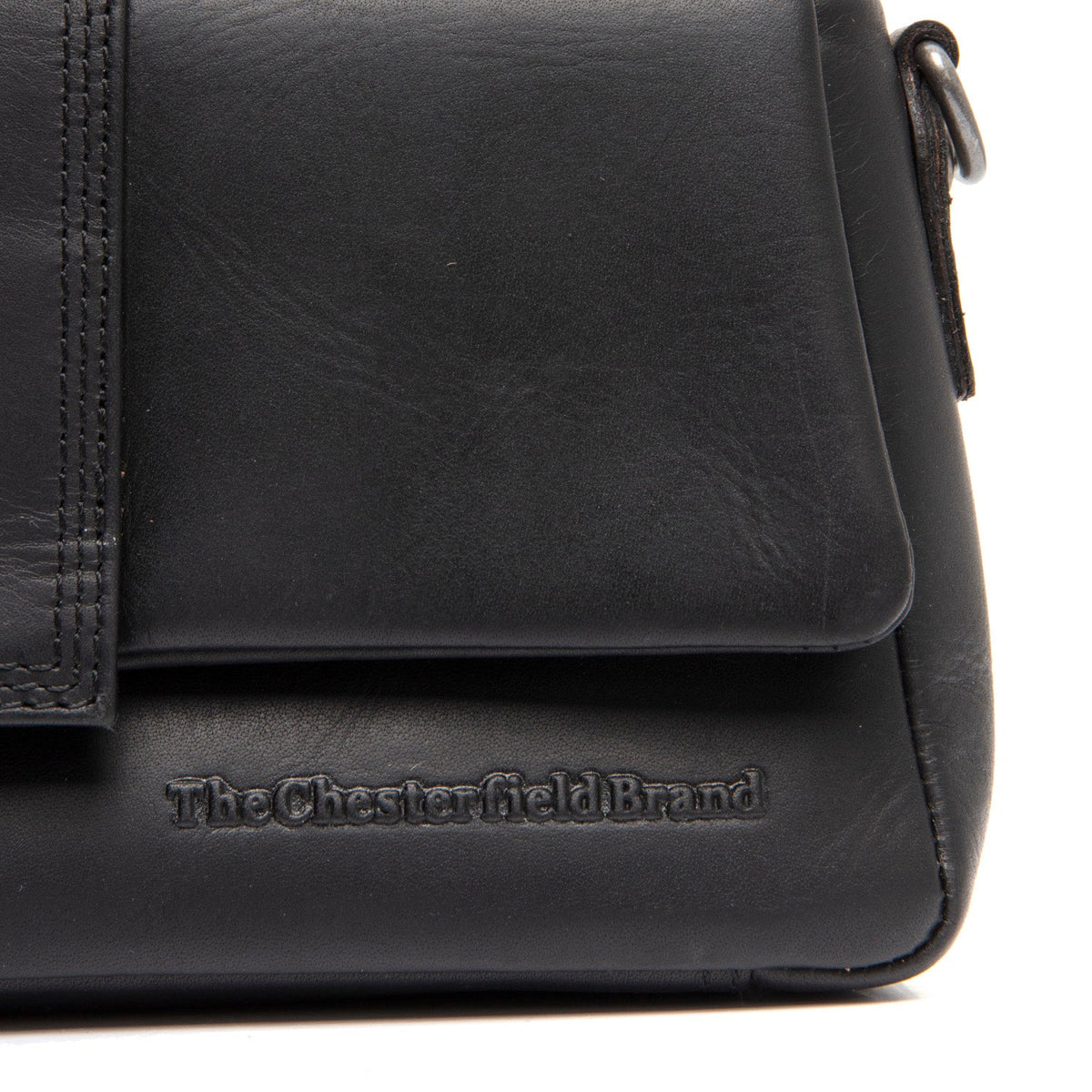 Solid Antique Brass Hardware &amp; Heavy-Duty Dual Zipper Detail on Clifden Full-Grain Leather Shoulder Bag نسائي