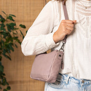 Irving Full-Grain Leather Shoulder Bag نسائي – alternate product view 3