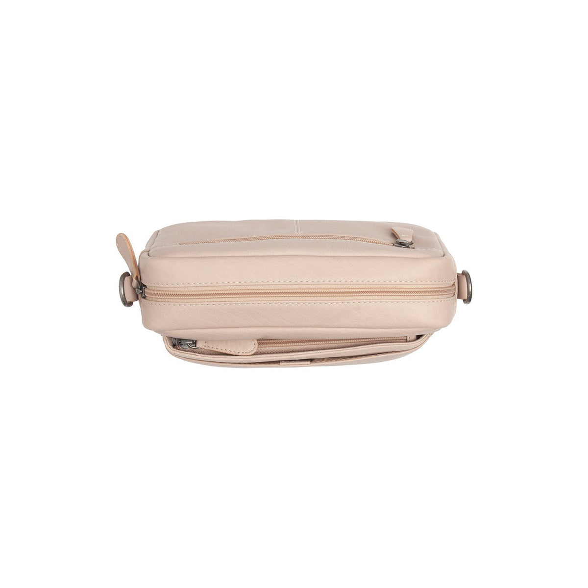 100% Full-Grain Wax Pull-Up 100% Full-Grain Leather Grain Texture &amp; Handcrafted Patina Detail