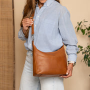 Olvia Full-Grain Leather Shoulder Bag نسائي – alternate product view 3