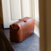 Biassa Full-Grain Leather Toiletry Bag نسائي – alternate product view 2