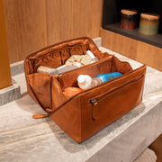 Trevia Full-Grain Leather Toiletry Bag نسائي – alternate product view 3