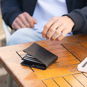 Ralph Full-Grain Leather Wallet رجالي - Structured Side Profile Showing Gusset Depth &amp; Expansion Capacity