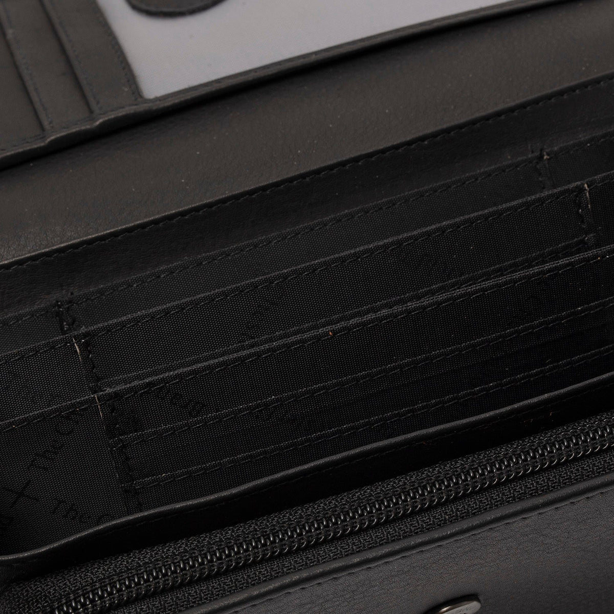 Black Leather Wallet Valetta, detail view 1
