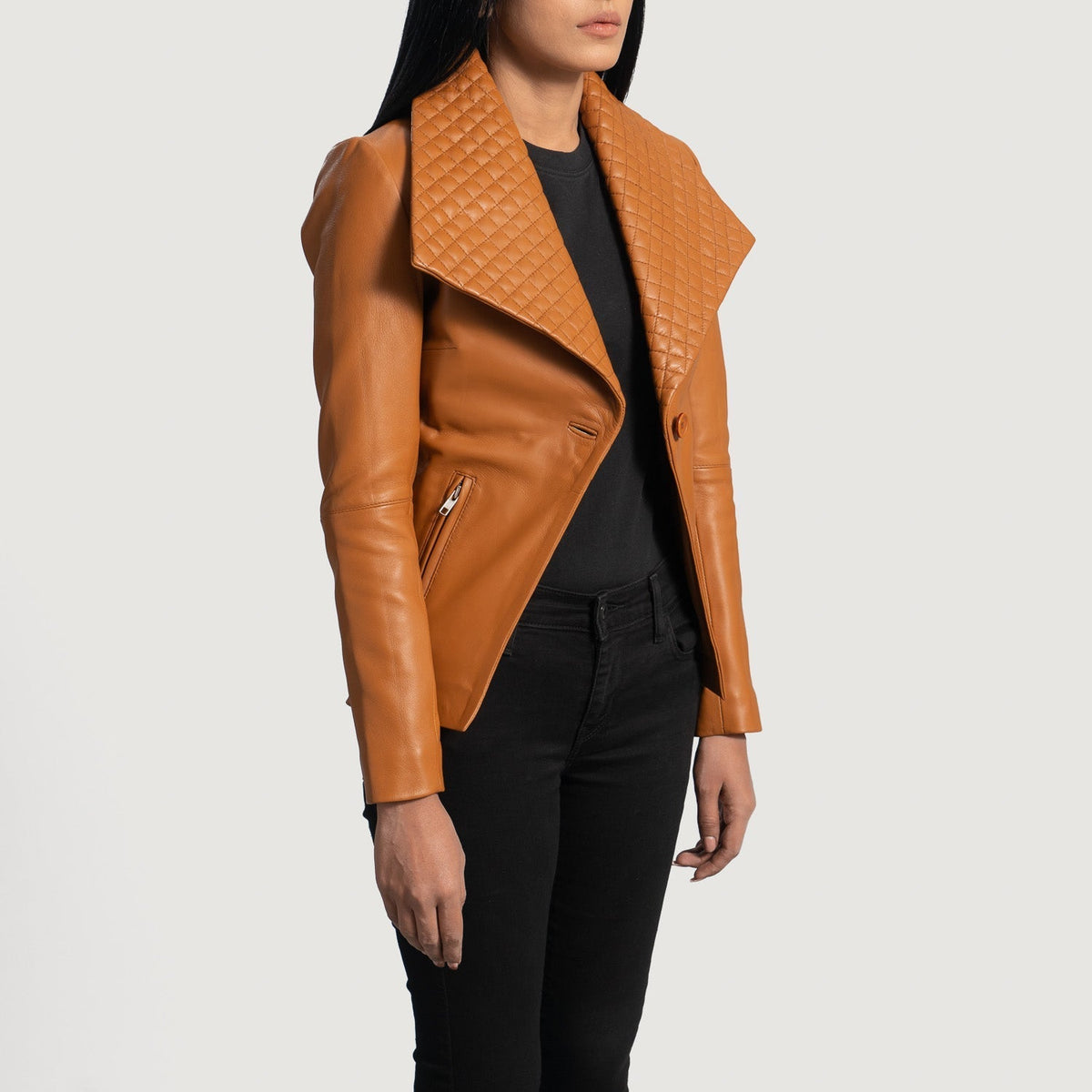 
Tan Brown Sheepskin leather Blazer - عرض خلفي يوضح تفصيل الأكتاف المتقن والحاشية النظيفة