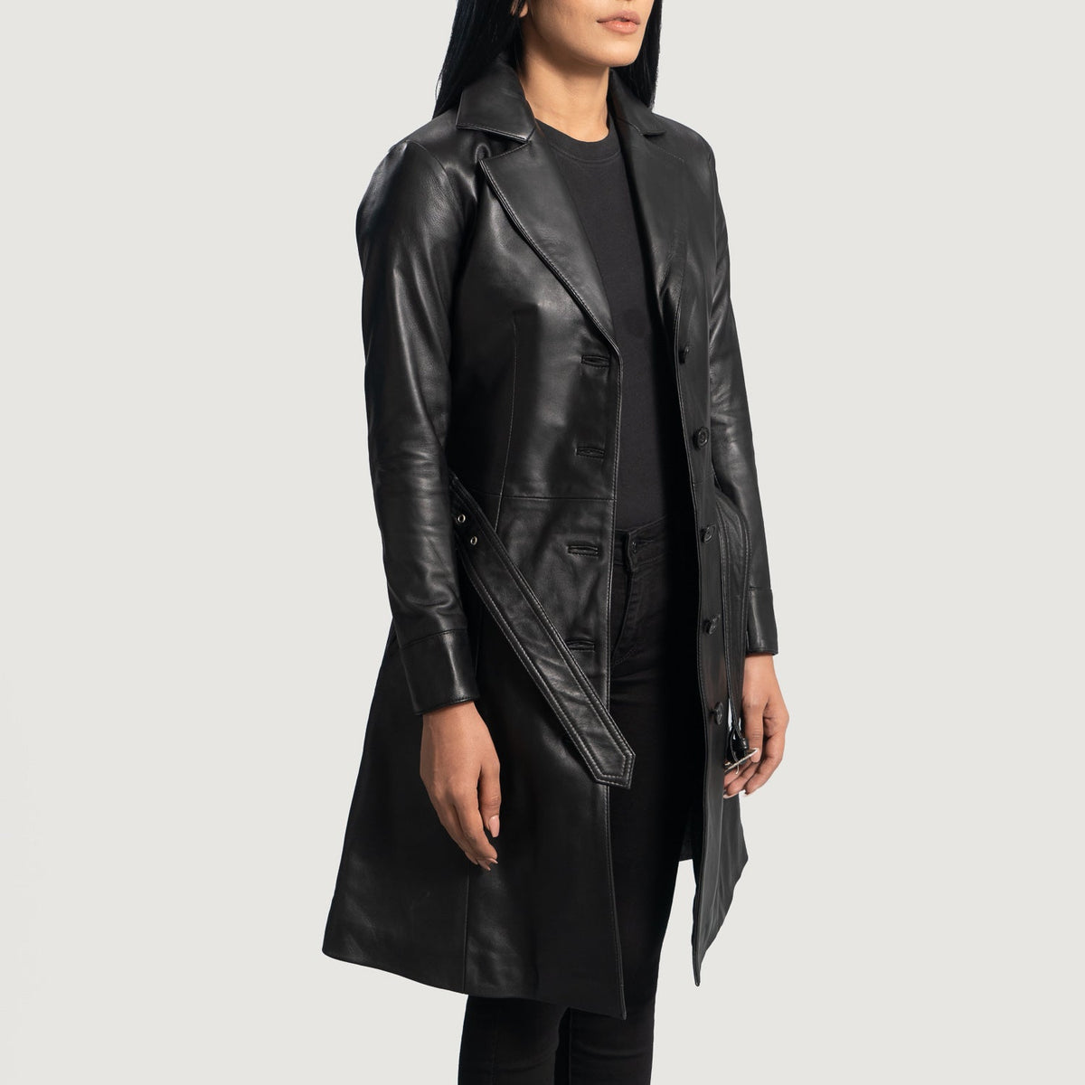 
Black Sheepskin Leather Trench Coat - عرض خلفي يوضح تفصيل الأكتاف المتقن والحاشية النظيفة