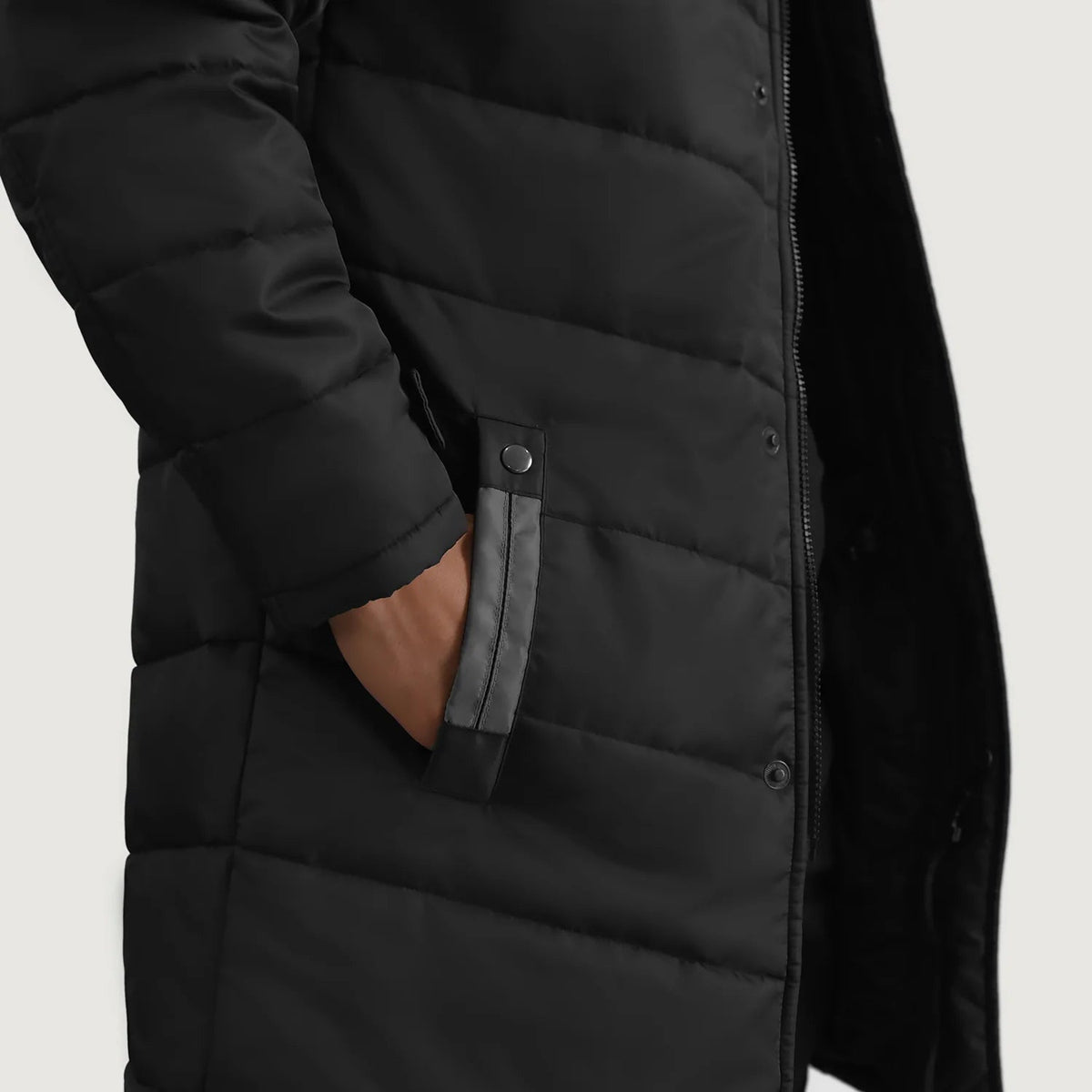 
تفاصيل مقربة of Classic Collar & Zipper With Snap Button Placket Hardware on Moore أسود Hooded Parka رجالي