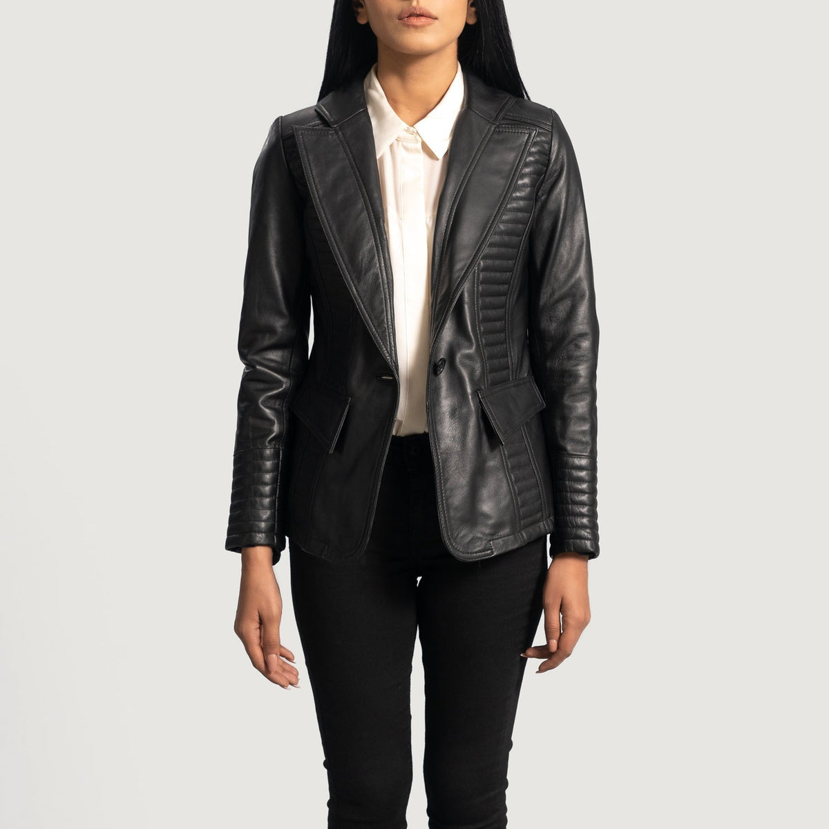 
Selina أسود بليزر جلد رسمي نسائي in Black Sheepskin Leather - عرض أمامي وقَصّة مفصلة أنيقة | شراء أونلاين عبر المتجر الرسمي