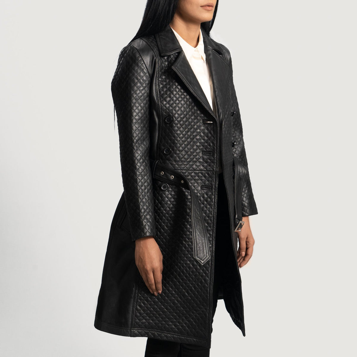 
Black Sheepskin Leather Trench Coat - عرض خلفي يوضح تفصيل الأكتاف المتقن والحاشية النظيفة