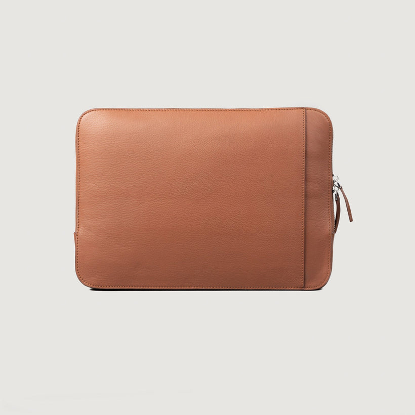 The Baxter Leather Laptop Sleeve نسائي