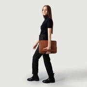 
The Baxter Leather Laptop Sleeve نسائي نسائي – alternate product view 9