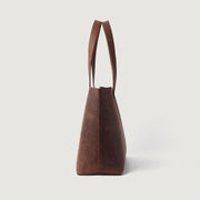 
عرض البطانة الداخلية Showing Dedicated Padded Laptop Sleeve & Multi-Compartment Organization