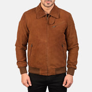 Close-Up Detail of Shirt &amp; Zipper Hardware on Men's Tomchi بيج Suede جاكيت جلد رجالي