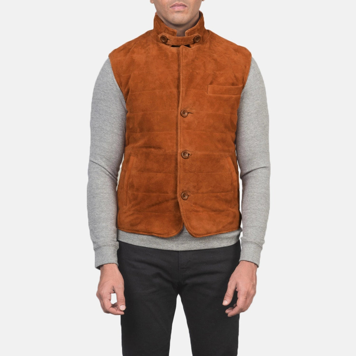 Close-Up Detail of Notch with removable throat latch &amp; Button Hardware on Men's Tony بني Suede Vest رجالي