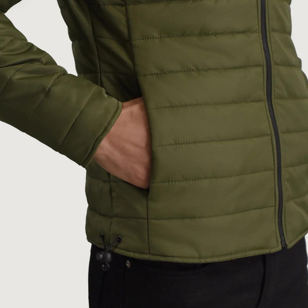 
عرض البطانة الداخلية Showing Quilted Viscose Lining & جيبان داخليان عمليان