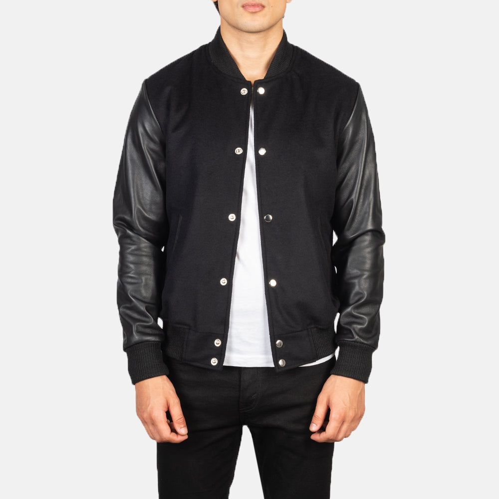 Men's Vaxton أسود Hybrid Varsity جاكيت جلد رجالي in Black Sheepskin Leather - Front Profile View &amp; Tailored Silhouette | Buy Online