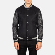 
تفاصيل مقربة of Varsity & Snap Buttons Hardware on Vaxton أسود Striped Hybrid Varsity جاكيت جلد رجالي