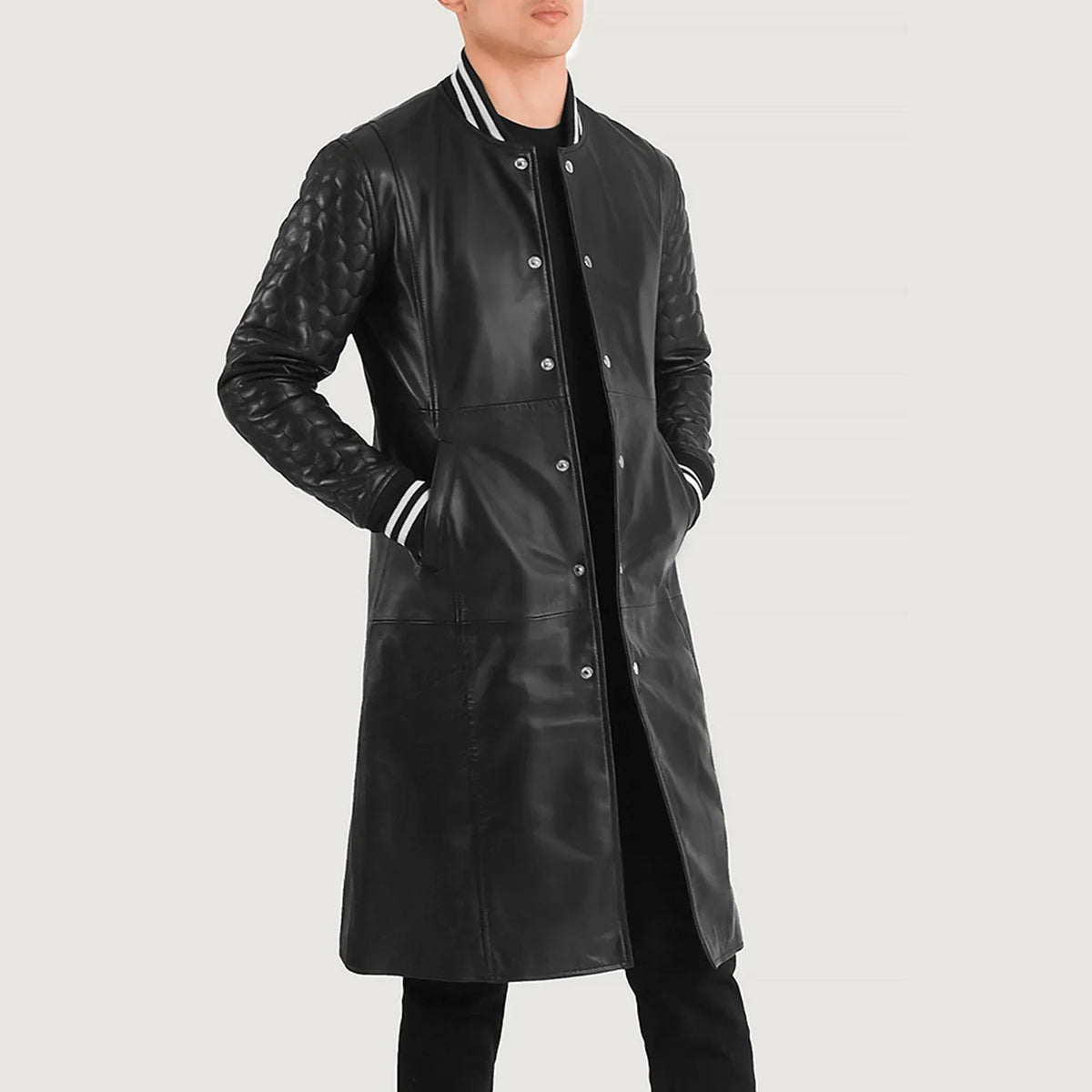 Wilde أسود Leather Varsity معطف جلد رجالي - Lateral Side Profile View Showing Sleeve Cut &amp; Athletic Taper Fit