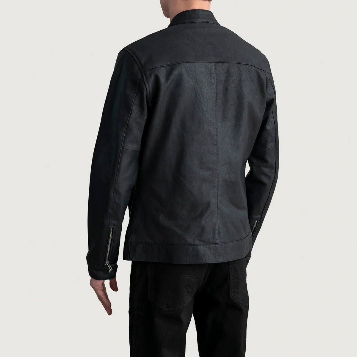 
عرض البطانة الداخلية Showing Quilted Viscose Lining & جيبان داخليان عمليان